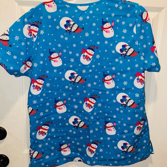 ⛄️ Scrub Top ⛄️ - Picture 3 of 5